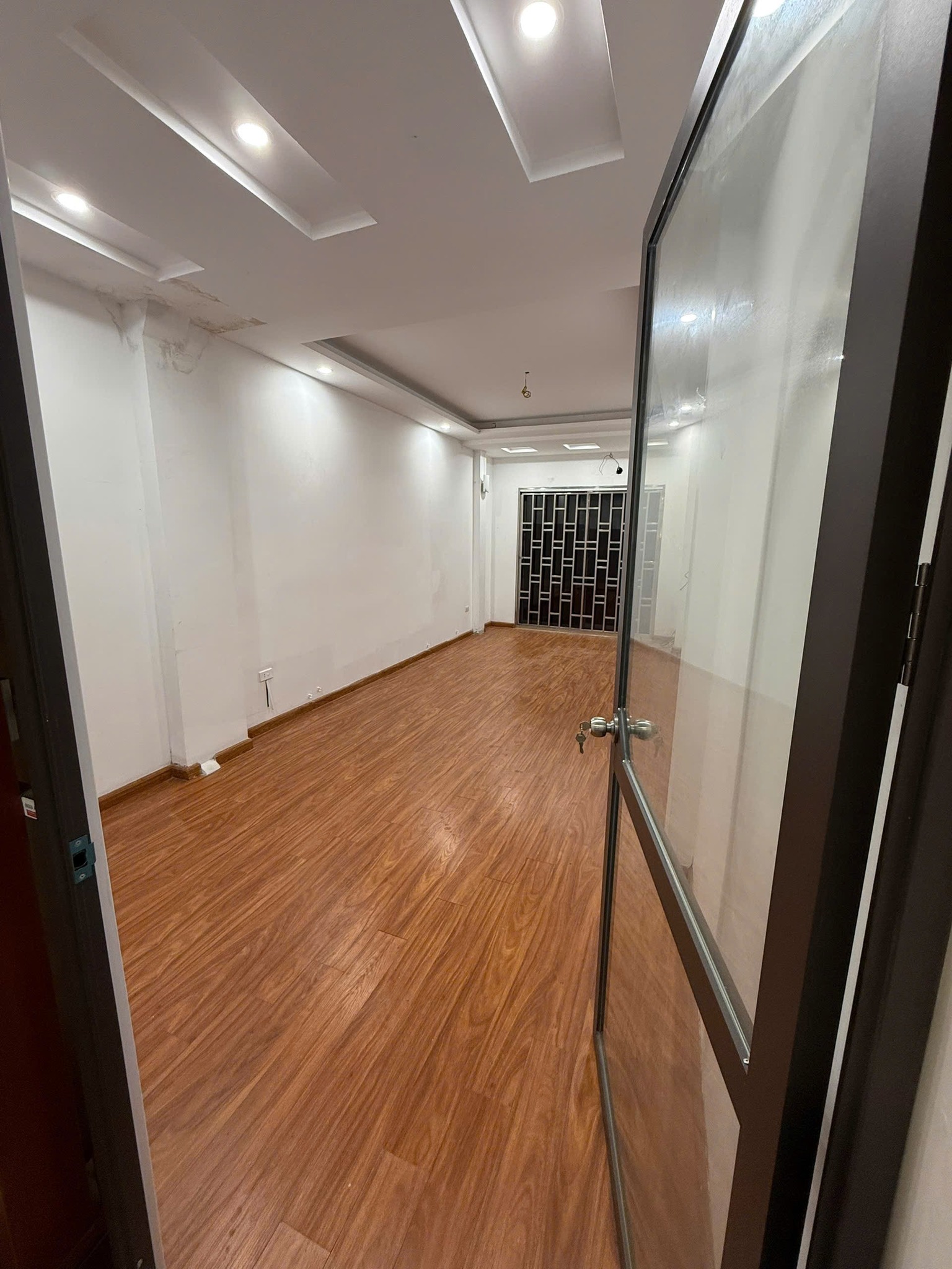 Cho thuê nhà ngõ ô tô Hoàng Mai, 6 tầng, 60m2, 5 PN, 5 WC, 35 Triệu/tháng - Ảnh chính